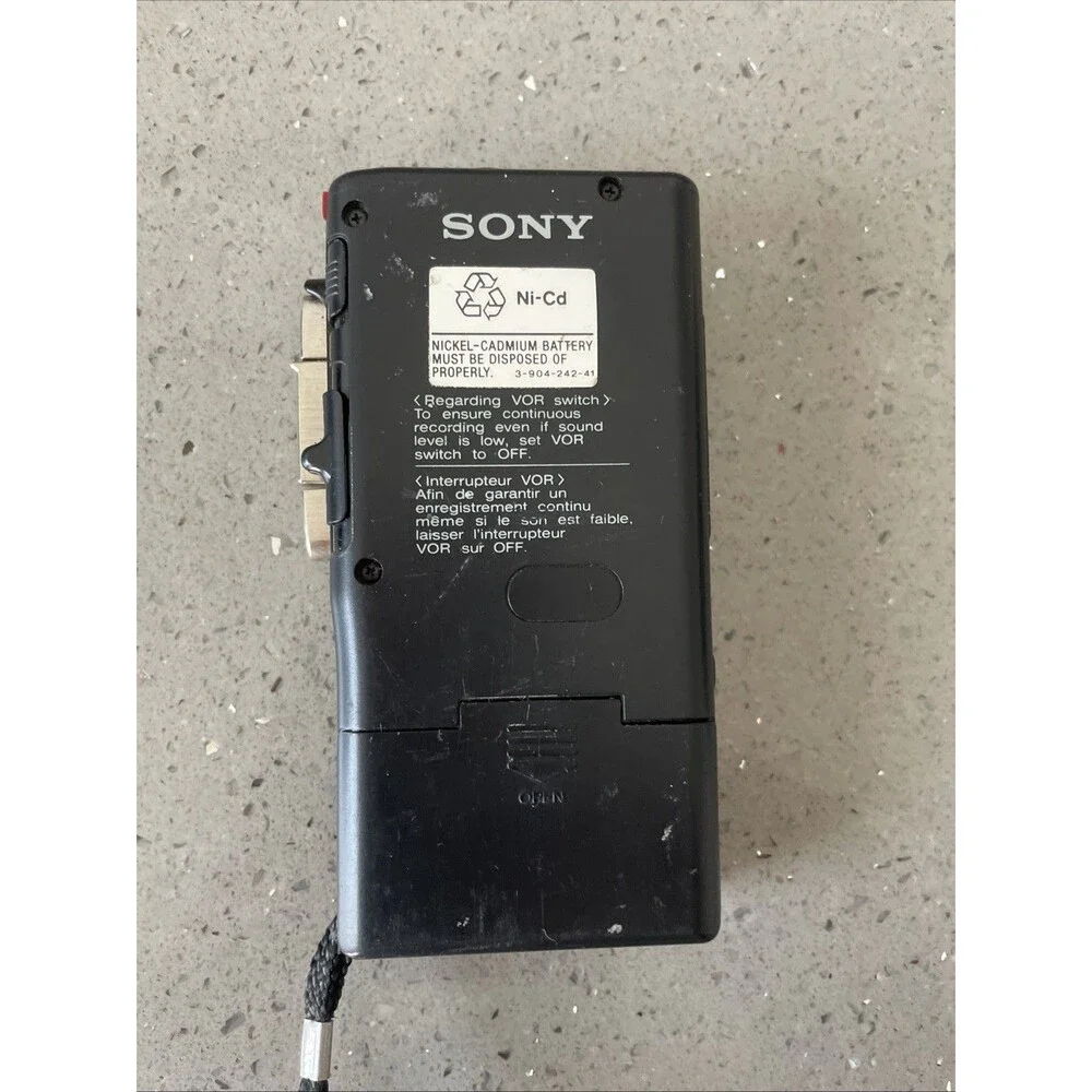 Sony M-677V VOR Microcassette-Corder Handheld Voice Recorder - PARTS ONLY